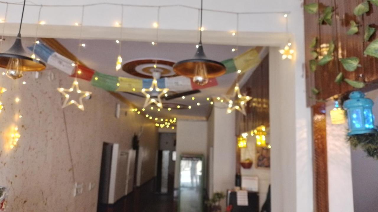 Genesis Homestay Agra  Luaran gambar