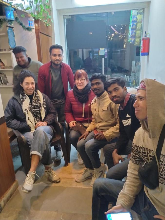 Genesis Homestay Agra  Luaran gambar