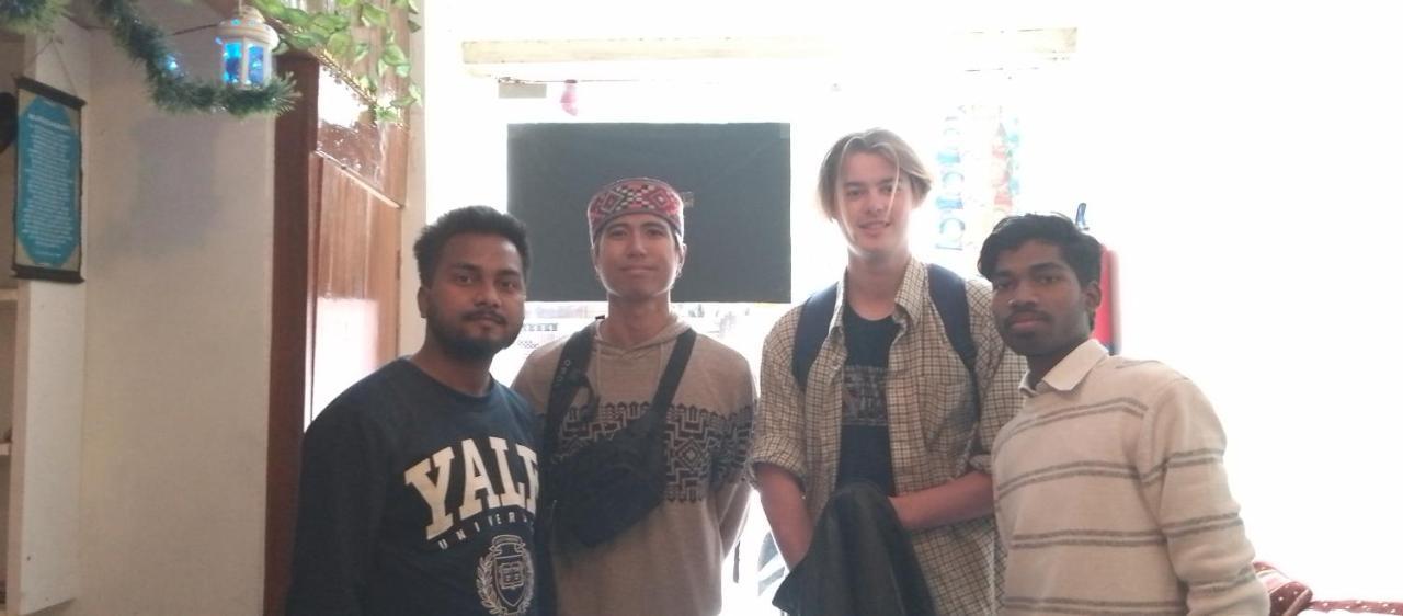 Genesis Homestay Agra  Luaran gambar