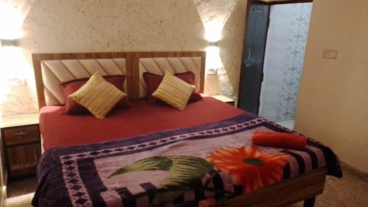 Genesis Homestay Agra  Luaran gambar