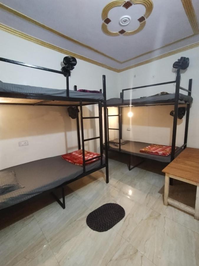 Genesis Homestay Agra  Luaran gambar