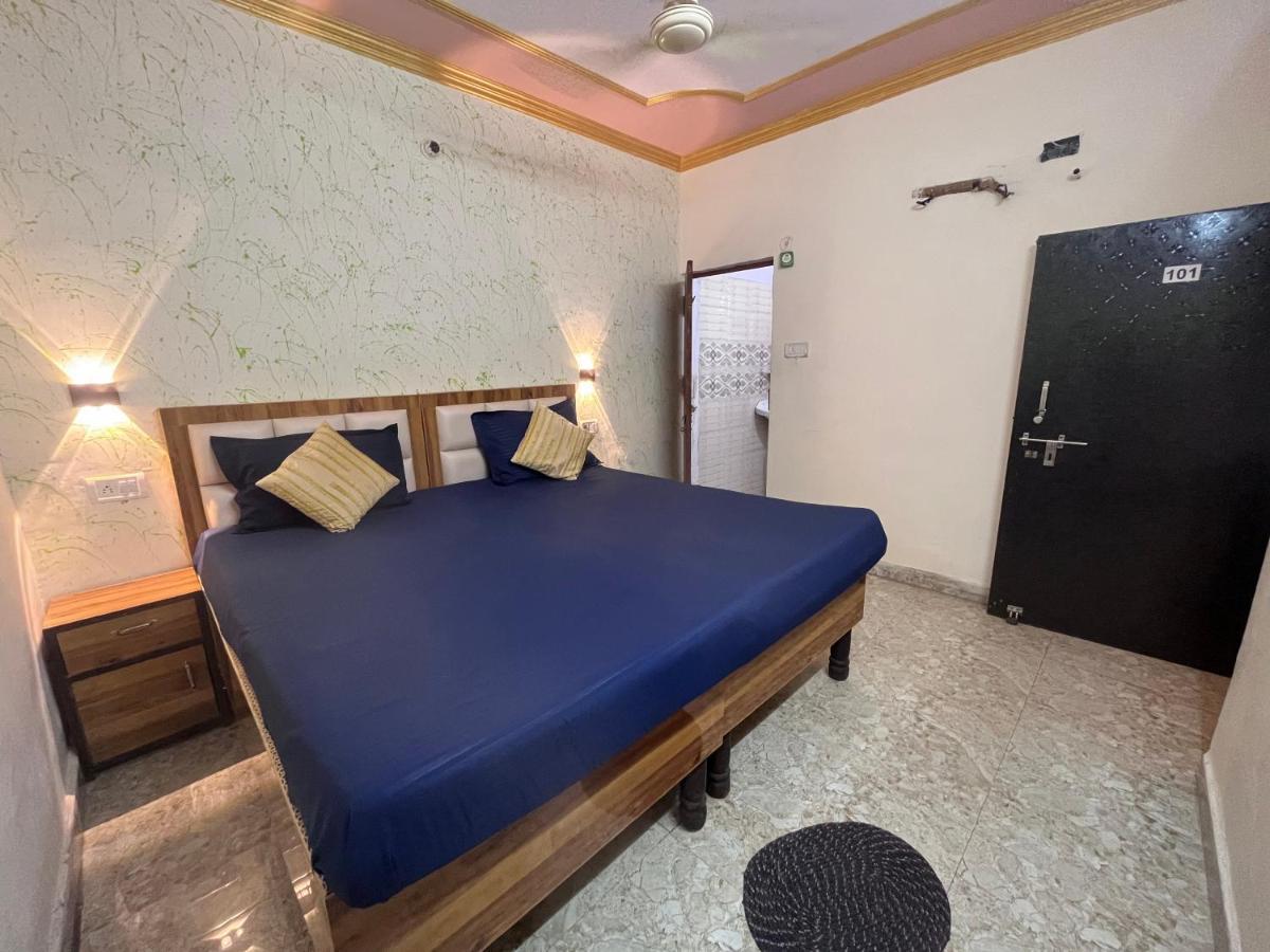 Genesis Homestay Agra  Luaran gambar