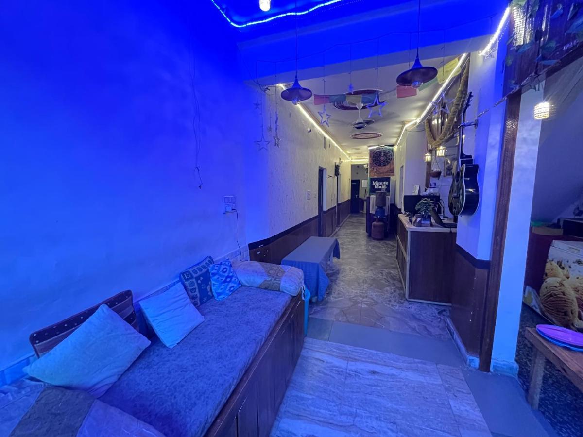 Genesis Homestay Agra  Luaran gambar