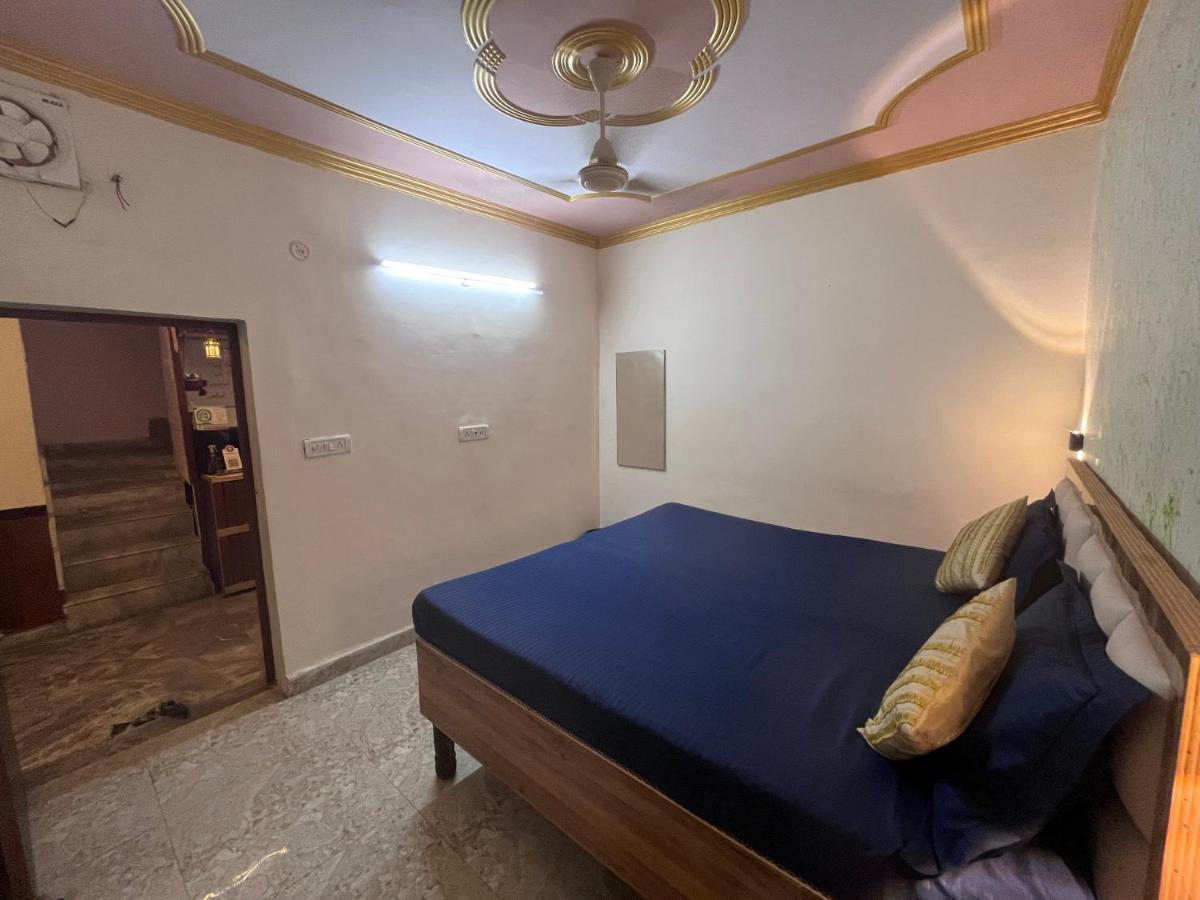 Genesis Homestay Agra  Luaran gambar