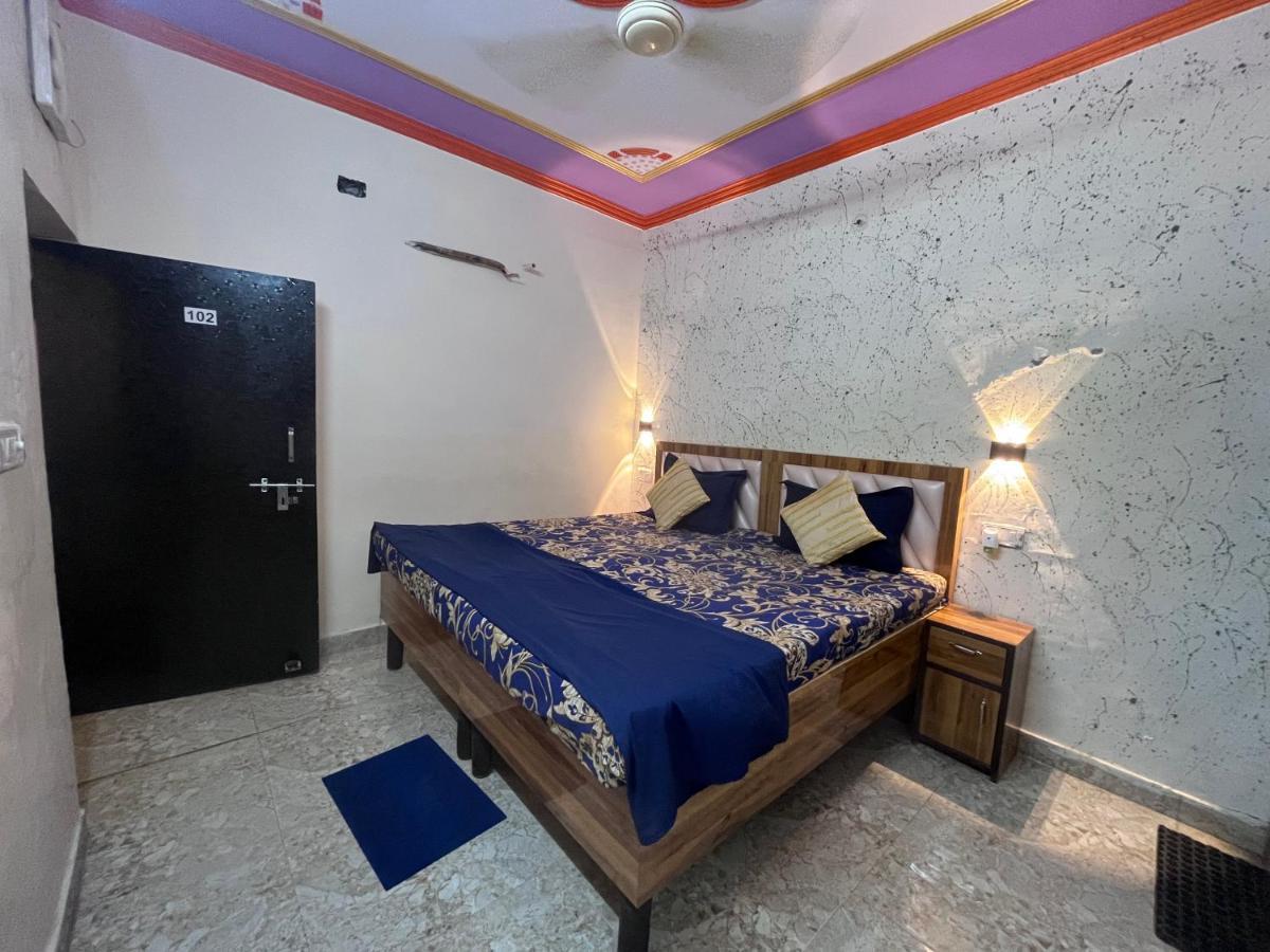 Genesis Homestay Agra  Luaran gambar