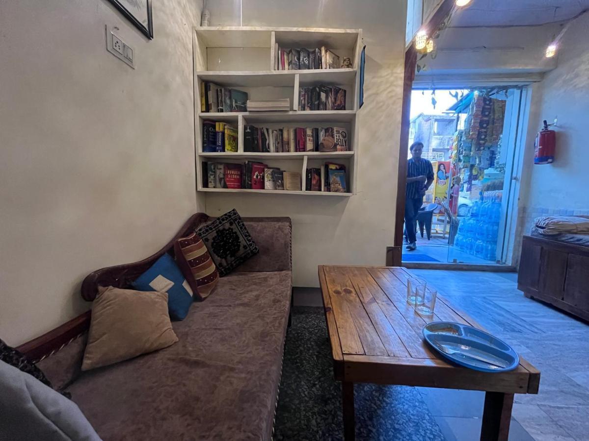 Genesis Homestay Agra  Luaran gambar